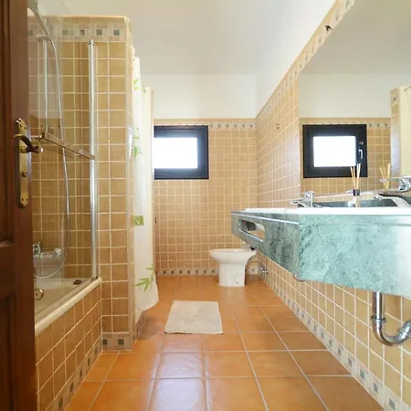 Beautiful Spacious With Private Heated Pool In Lajares