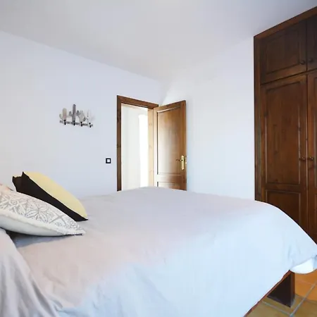 Villa Beautiful Spacious With Private Heated Pool In