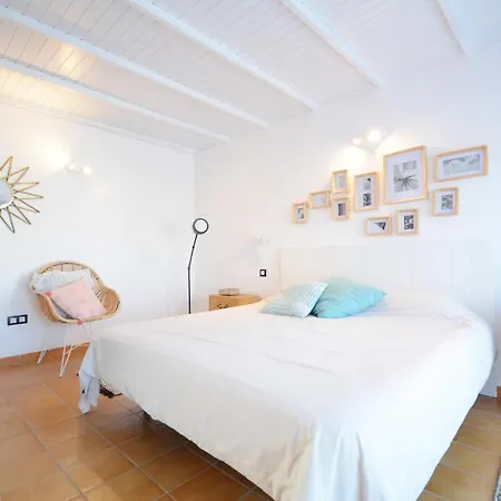 Villa Beautiful Spacious With Private Heated Pool In Lajares