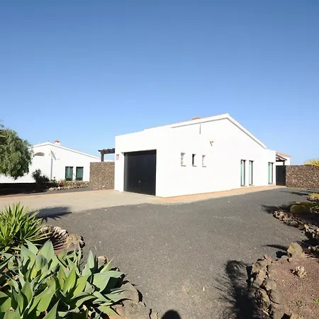 Beautiful Spacious With Private Heated Pool In Villa
