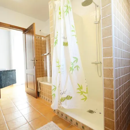 Beautiful Spacious With Private Heated Pool In Lajares