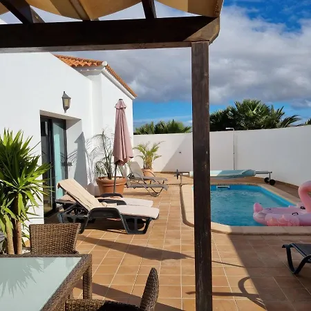 Beautiful Spacious With Private Heated Pool In Villa Lajares