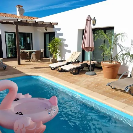 Beautiful Spacious With Private Heated Pool In