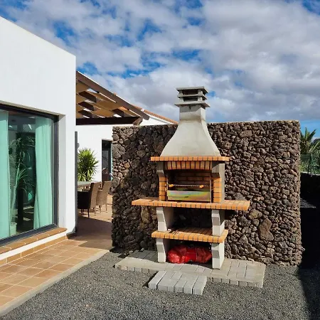 Beautiful Spacious With Private Heated Pool In Villa Lajares