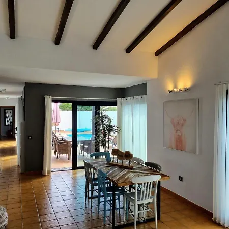 Villa Beautiful Spacious With Private Heated Pool In Lajares